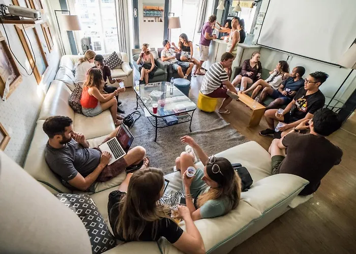 Goodmorning Solo TravellerHostal